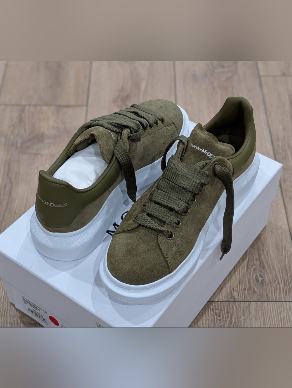 $830 Alexander McQueen "Larry" Oversized Suede Sneakers Olive/White 44 US 11